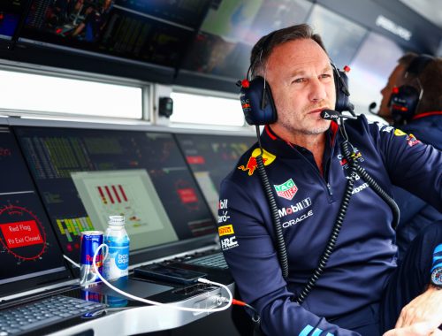 Christian Horner en el muro de trabajo de Red Bull Racing F1