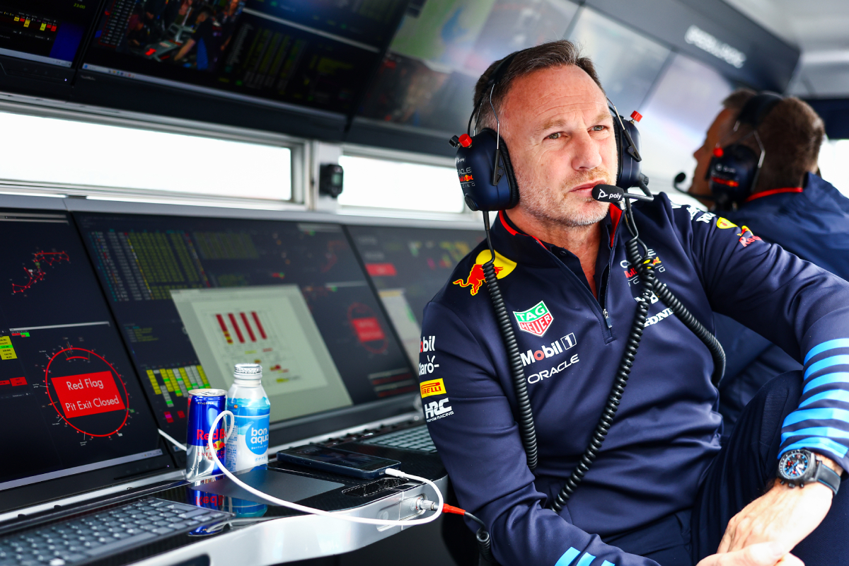 Christian Horner en el muro de trabajo de Red Bull Racing F1