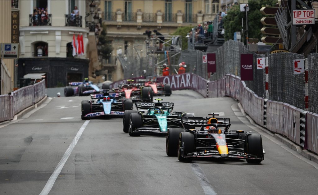 Verstappen por delante de Alonso en la primera vuelta del Monaco GP 2023 de F1