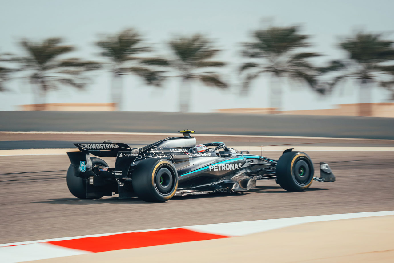 Kimi Antonelli con el Mercedes en los F1 Testing Bahrein 2026