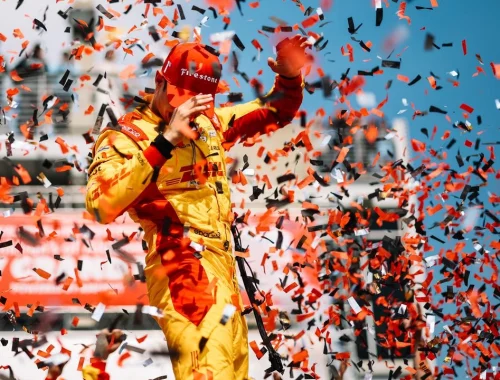 Alex Palou celebra su victoria en el GP de Alabama IndyCar 2026 en Barber Motorsports Park