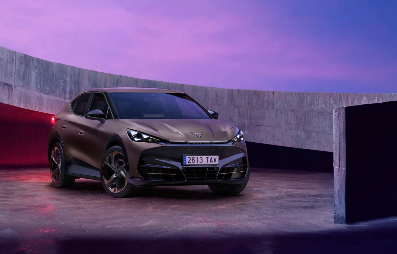 cupra-tavascan-suv-electrico-dark-void-exterior