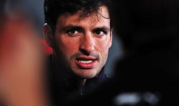 Carlos Sainz criticando a la FIA en el GP de Japón