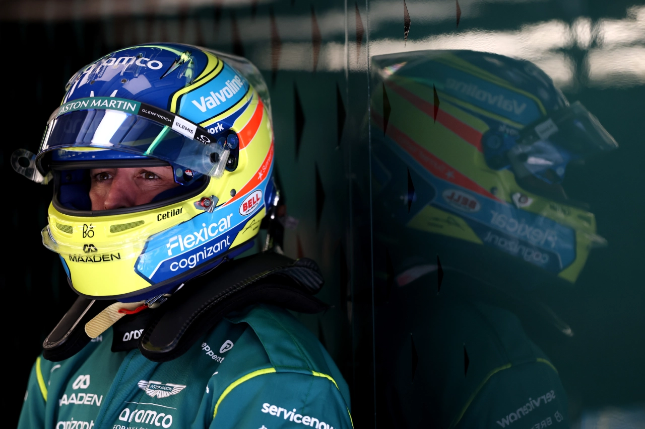 Fernando Alonso GP de Japón Jak Crawford Aston Martin.