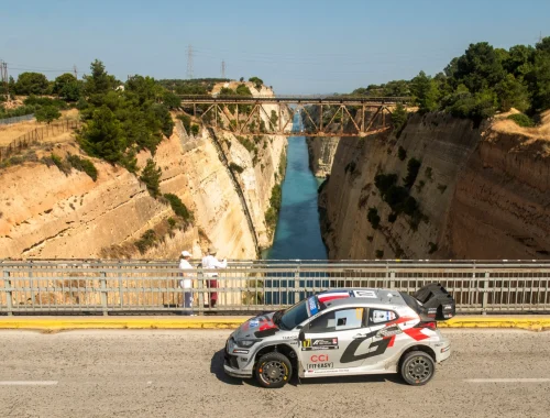 WRC Rally Acrópolis parque cerrado en un barco ferry Corinto