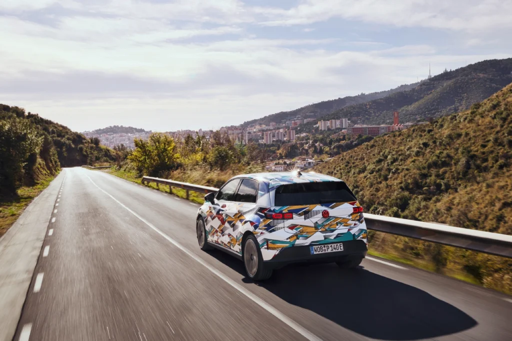 Volkswagen ID. Polo GTI 2026 rodando en prueba