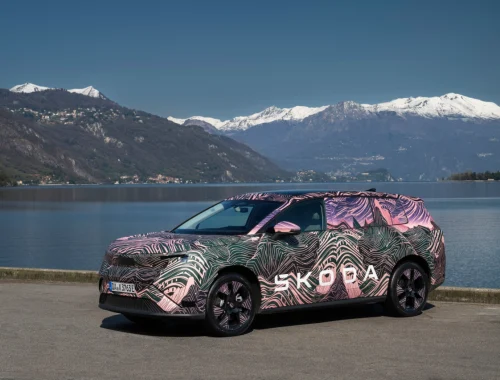 Nuevo Škoda Peaq 2026 SUV eléctrico de 7 plazas con diseño Modern Solid y faros Matrix LED