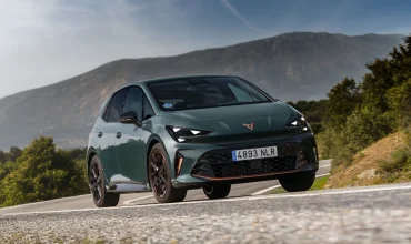 cupra-born-vz-2026-frontal-shark-nose-matrix-led