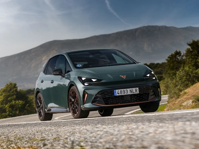 cupra-born-vz-2026-frontal-shark-nose-matrix-led