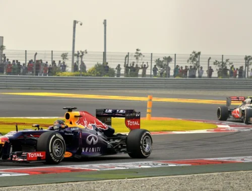 Sebastian Vettel celebrando su victoria. ¿Quién ganará el GP India 2027?