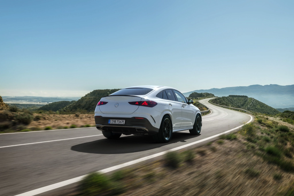 Mercedes-Benz GLE Coupé 2027 en carretera