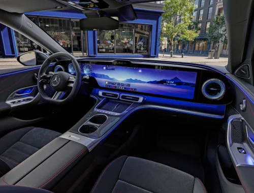 Interior del nuevo Mercedes C Class EV con la hyperscreen que crea polémica