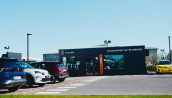 Estación de recarga ultrarrápida Plug Inn Renault en Francia
