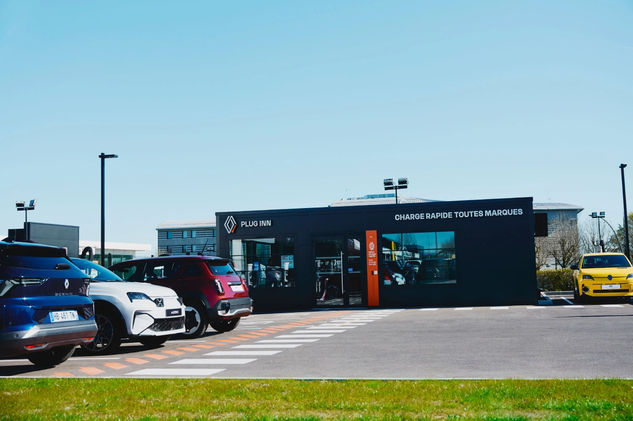 Estación de recarga ultrarrápida Plug Inn Renault en Francia