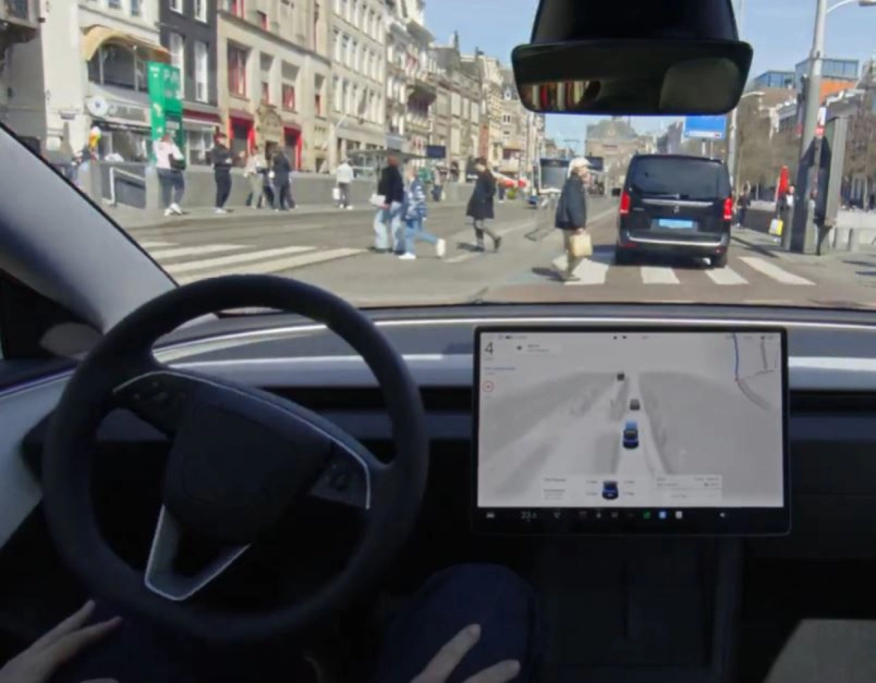 El Tesla FSD en acción por las ciudades europeas