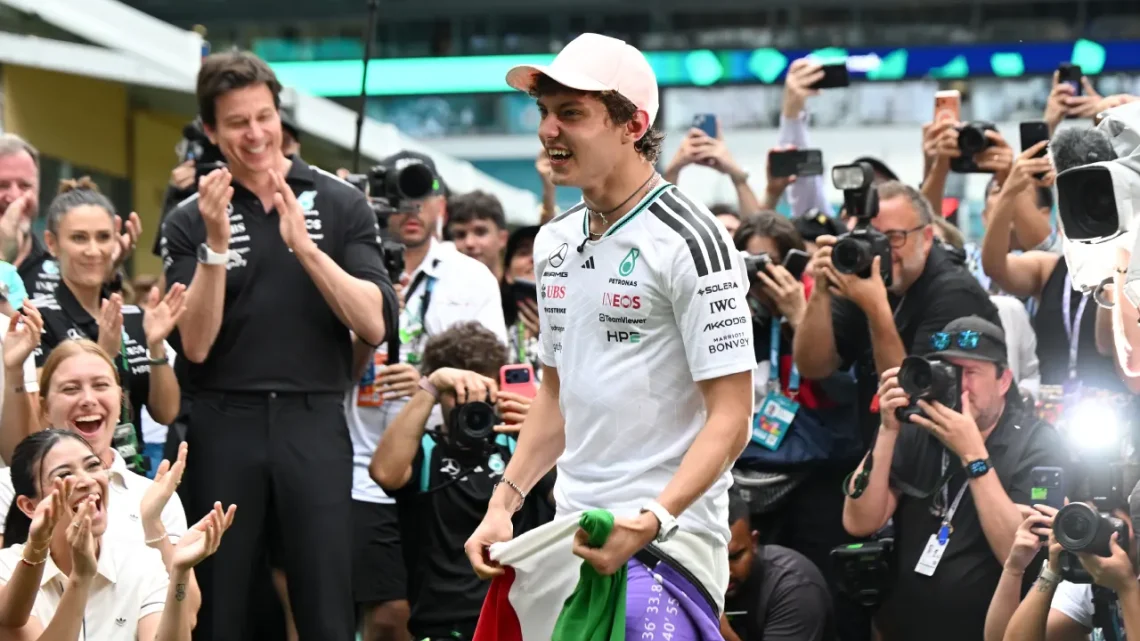 La sonrisa de Kimi Antonelli ilusiona a Toto Wolff
