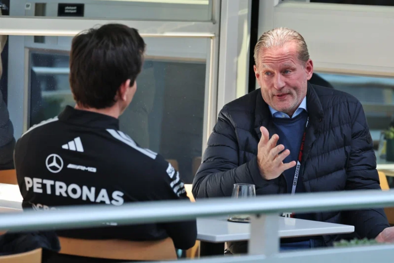 Jos Verstappen y Toto Wolff disparan los rumores sobre el futuro de Max