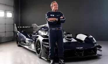Jacky Ickx piloto belga con el coche Genesis Hypercar en Paul Ricard