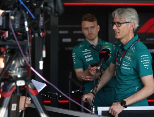 Mike Krack habla ante la prensa en Barcelona F1