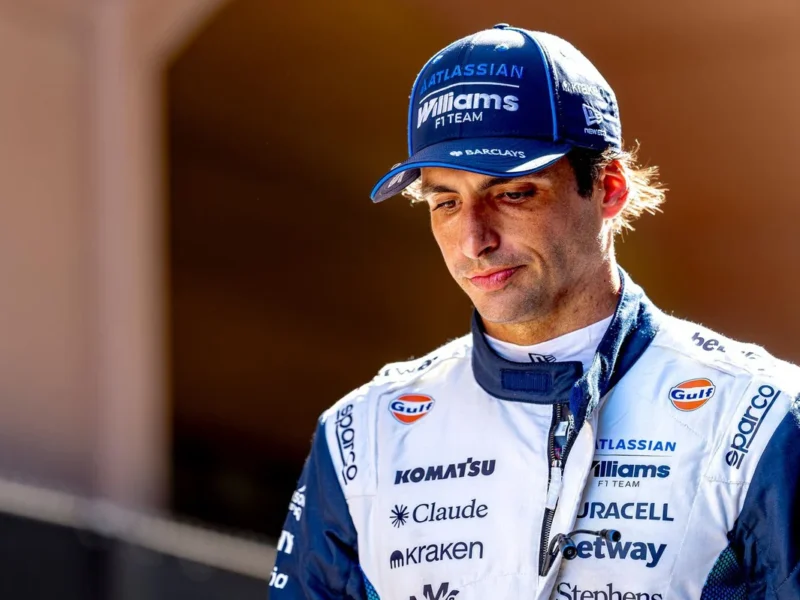 Carlos Sainz medita su futuro en la F1