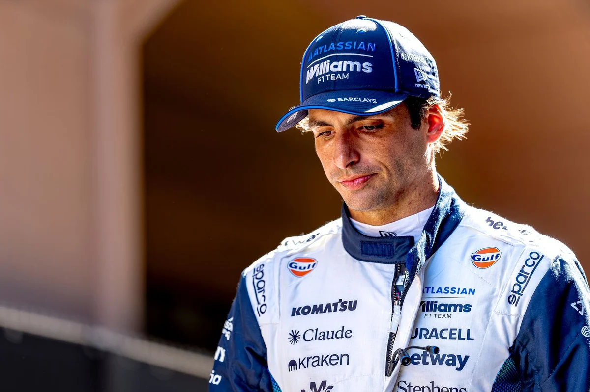 Carlos Sainz medita su futuro en la F1