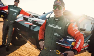 Sébastien Loeb es piloto oficial Dacia.