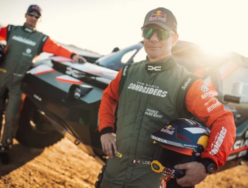 Sébastien Loeb es piloto oficial Dacia.