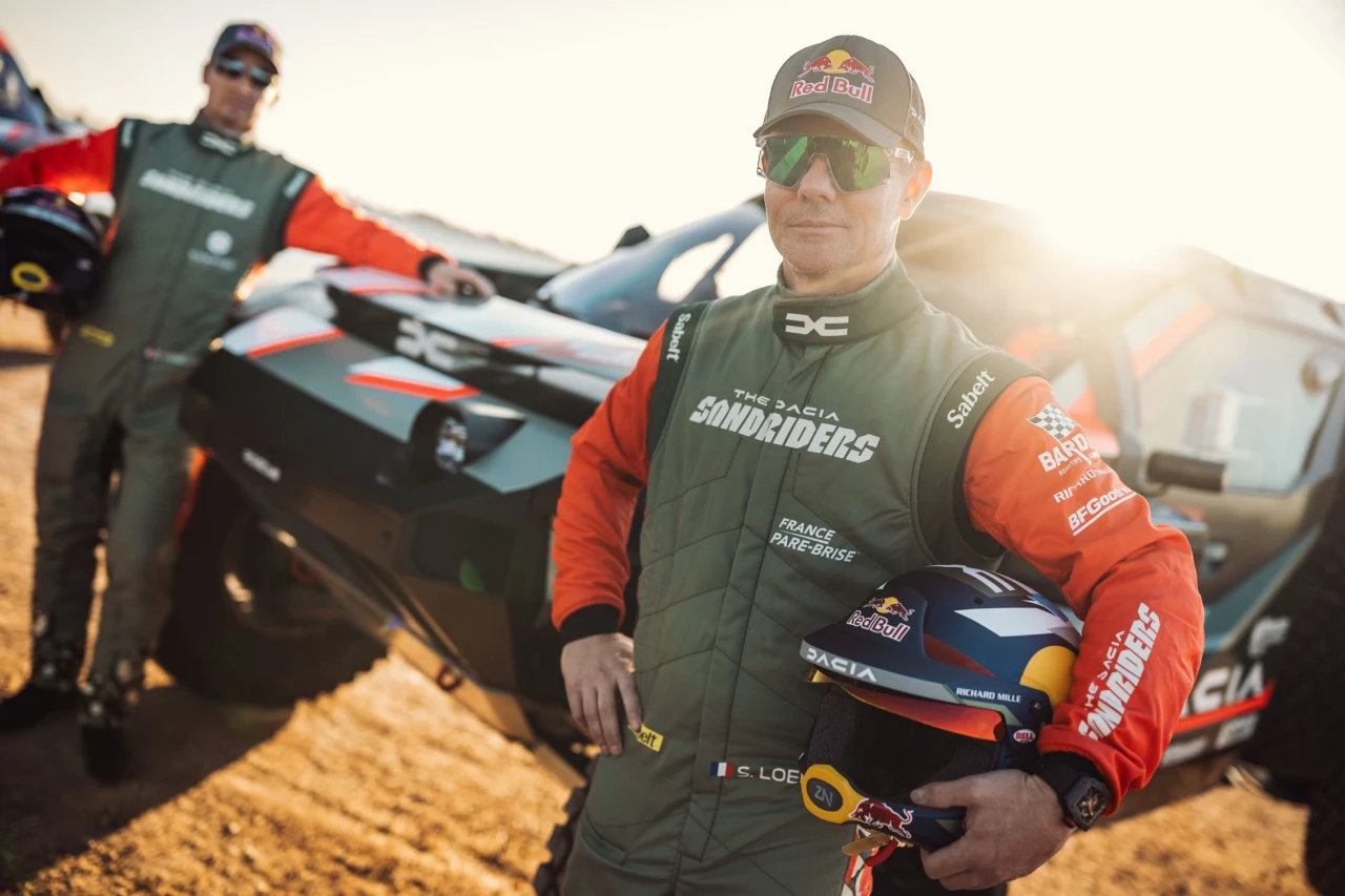 Sébastien Loeb es piloto oficial Dacia.
