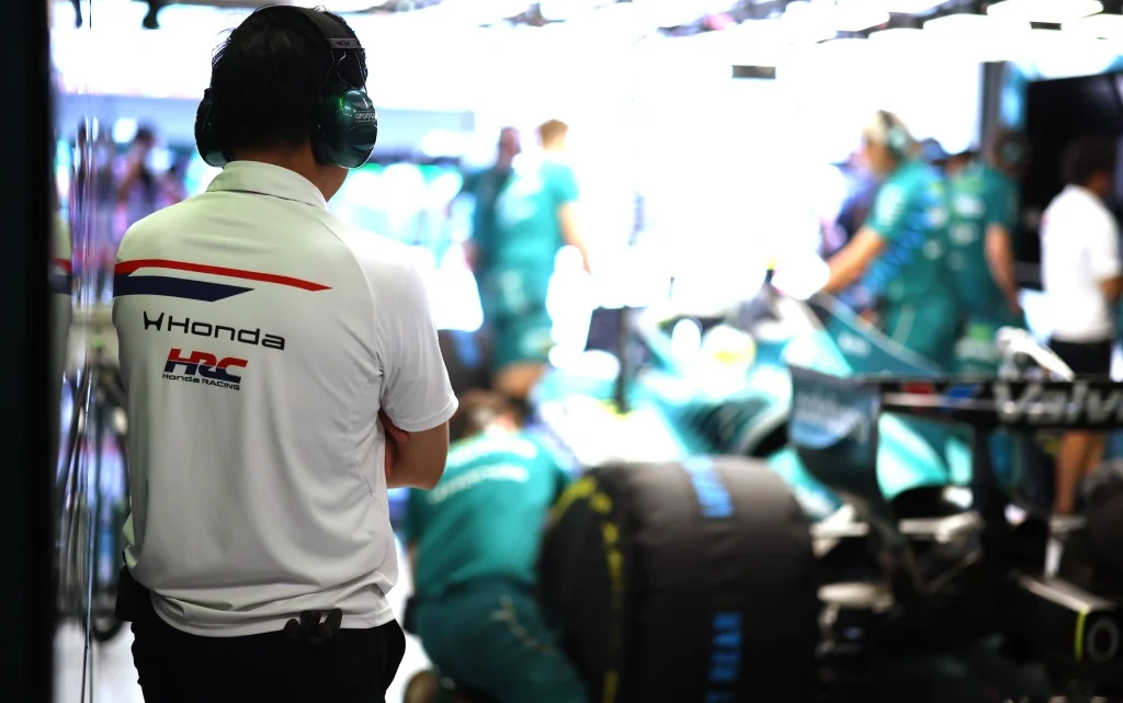 Aston Martin ha explicado sus problemas con el _AMR26