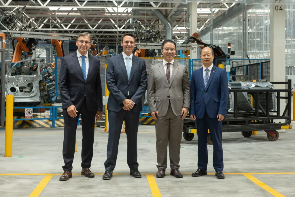 Ford y Geely salvan la factoría de Almussafes