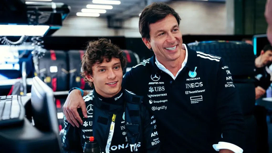 Wolff adelanta los planes de Mercedes F1 para el final de temporada 2026