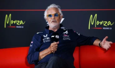 Flavio Briatore Estalló en rueda de prensa.