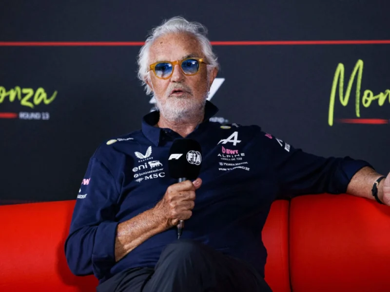 Flavio Briatore Estalló en rueda de prensa.